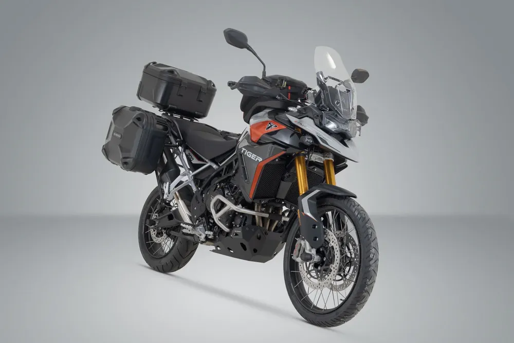 Preisreduziert SW-Motech Adventure Set DUSC mit Topcase L Schwarz. Triumph Tiger 900/GT/Rally/Pro (19-23).