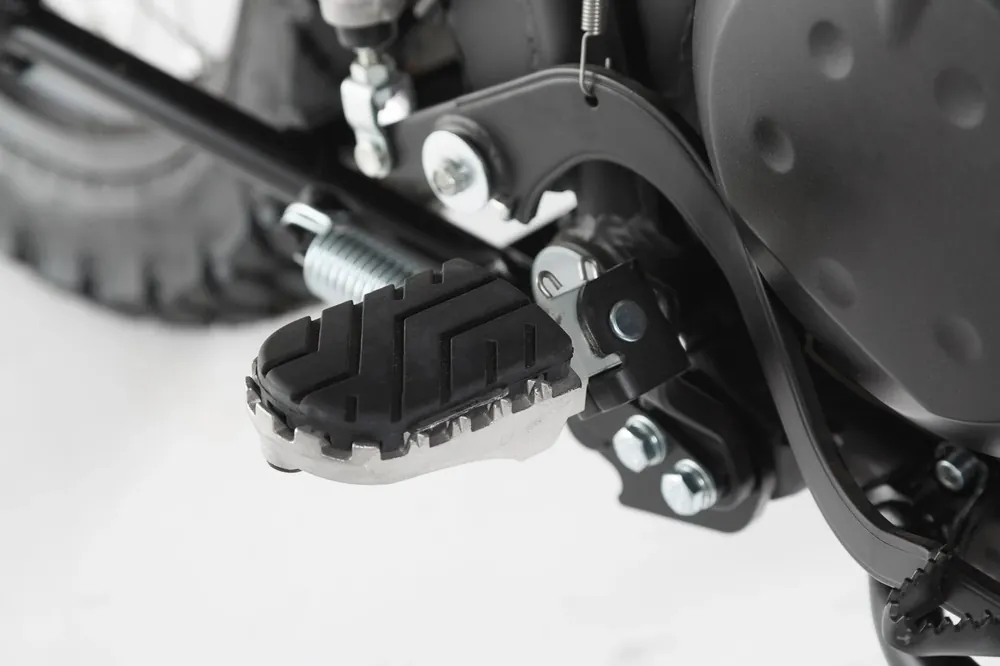 SW-Motech ION Fußrasten-Kit Kawasaki-Modelle. Ausverkauf